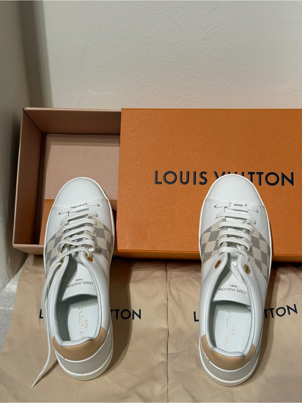 Louis Vuitton White & Beige Damier Azur *NEW* unused w/ box, EU 40.5 / 40 1/2 🔥